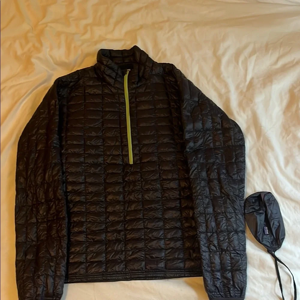 Patagonia Black Quilted Pullover Jacket with Yellow Zipper